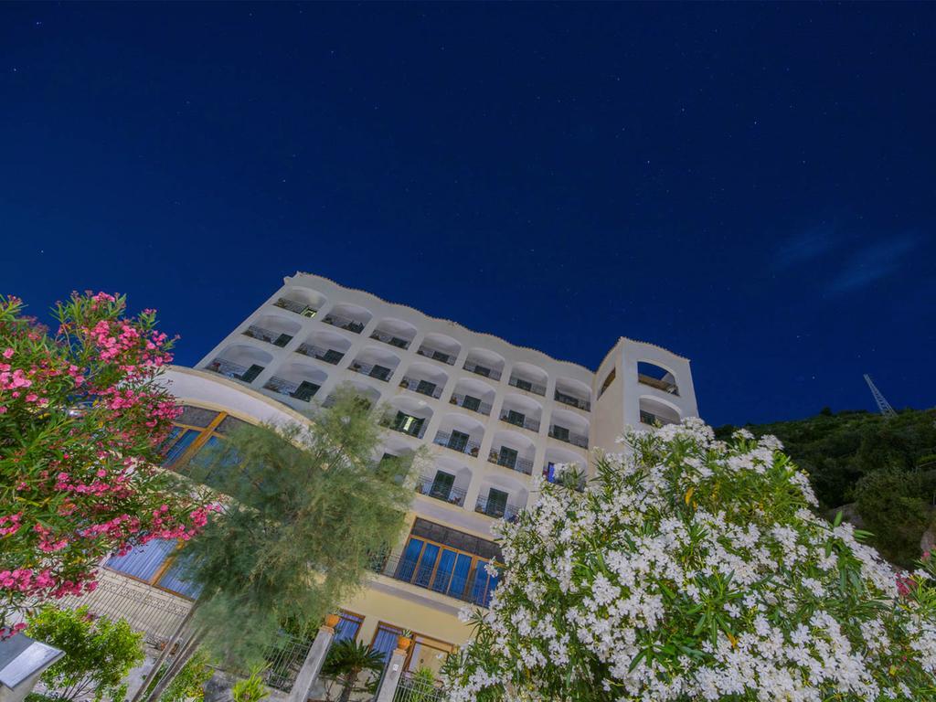 Hotel Sole Splendid Майори Экстерьер фото
